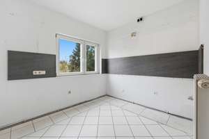 Wohnhaus mit 3 Wohnungen in schöner Wohnlage, Fürth-Ronhof.

Bezugsfrei! – Die vollständige Adresse der Immobilie erhältst du vom Anbieter., 90765 Ronhof, Kronach, Fürth – Vorschaubild 11