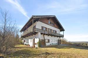 Weite, Tradition, Großzügigkeit – Die vollständige Adresse der Immobilie erhältst du vom Anbieter., 83670 Bad Heilbrunn – Vorschaubild 1