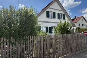 Einfamilienhaus mit 144 m², PV-Anlage & praktischer Aufteilung – Die vollständige Adresse der Immobilie erhältst du vom Anbieter., 86438 Kissing – Vorschaubild 2