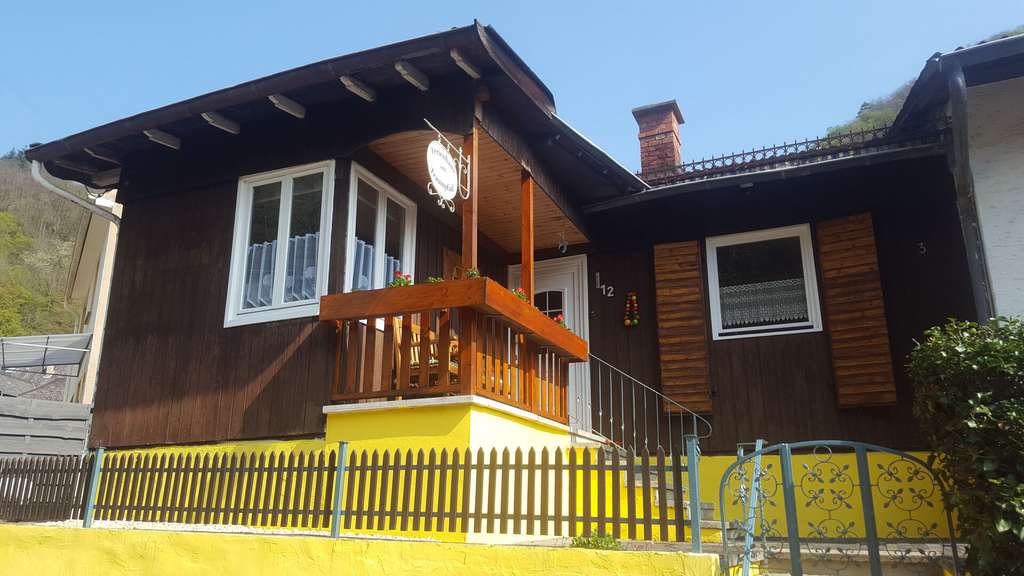 Immobilie in Münstermaifeld - Koffer packen, ankommen und direkt wohlfühlen – Ihr bezugsfertiges Ferienhaus an der Mosel - Bild 3