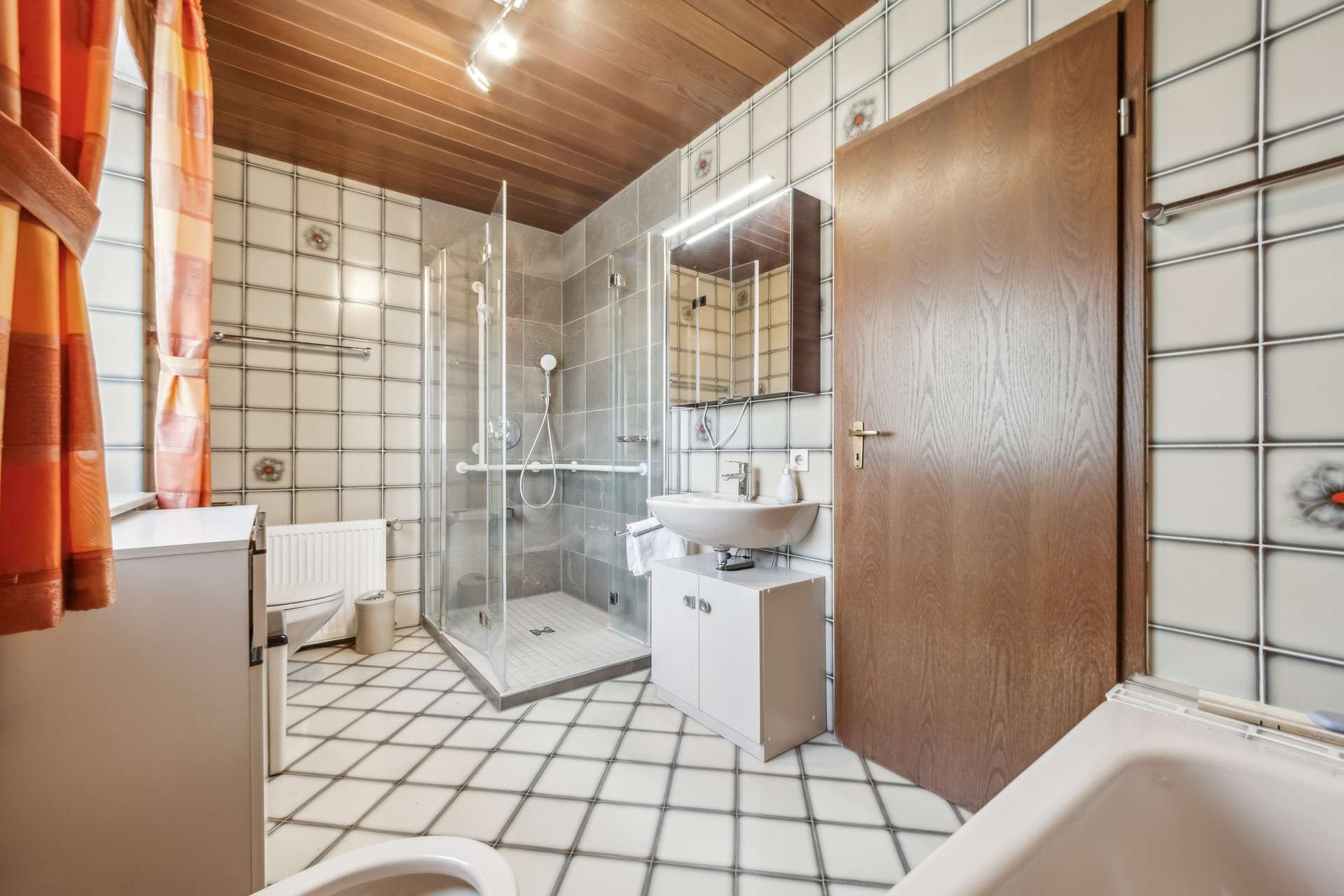 Immobilie in Kleinostheim - Wohnen, wo andere Urlaub machen – Ihr Zuhause mit Mainblick und Gartenidylle - Bild 3