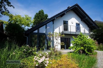 Ankommen, Auspacken, Zuhause sein - Großes Familienhaus mit Garten und Doppelgarage