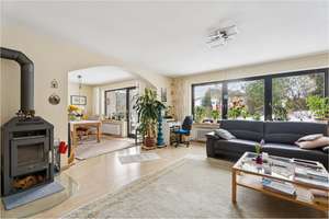 Sehr stark & souverän.
Dreifamilienhaus in Elchingen (Thalfingen)
Drei Wohnungen | 3 Garagen | STP – Junginger Str. 43, 89275 Elchingen – Vorschaubild 10