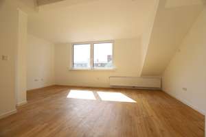 Kernsanierte und helle DG-Wohnung mit Dachterrasse! – Schnuckentrift 4, 30657 Bothfeld, Hannover – Vorschaubild 2