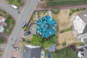 Außergewöhnliche Architektur mit Loftcharakter und Traumausblick über Gladenbach – Die vollständige Adresse der Immobilie erhältst du vom Anbieter., 35075 Gladenbach – Vorschaubild 2