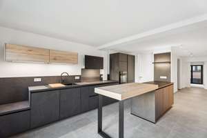 Neubau: Urbane 4 Zimmer-Wohnung mit Einbauküche und Stellplatz! – 40210 Stadtmitte, Düsseldorf – Vorschaubild 2