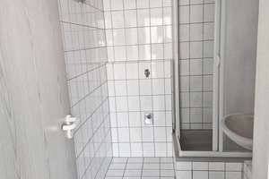 Einziehen & Losleben: Frisch renovierte 2-Zimmer-Wohnung mit Tiefgarage in KA-Oberreut – Woerishofferstraße 12, 76189 Oberreut, Karlsruhe – Vorschaubild 8