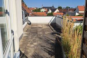 Dachgeschosswohnung für Single mit großer Dachterrasse am Erfurter Anger zu vermieten