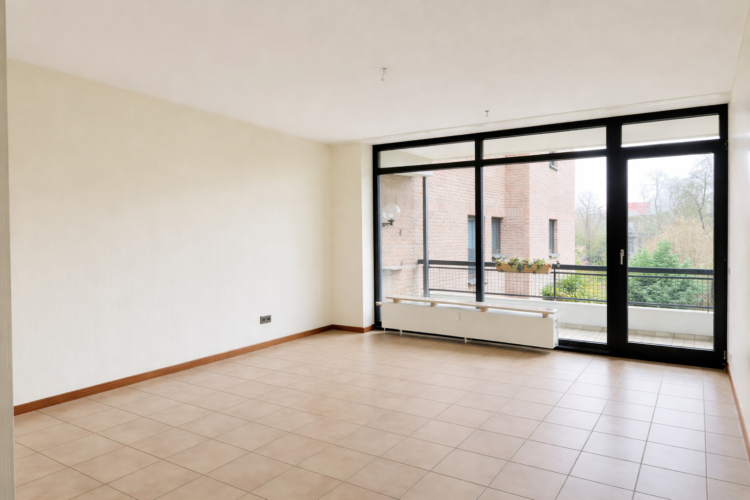 Attraktive 2-Zimmer-Wohnung mit Entwicklungspotenzial in gepflegtem MFH – nahe des Duisburger Zoos, Duisburg – Bild 4