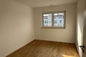 3-Zimmer-Wohnung mit Balkon, Einbauküche und Duschbad! – Bahnhofstr. 61b, 12555 Köpenick, Berlin – Vorschaubild 3