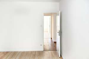 Frisch renovierte 3,5-Zimmer-Wohnung mit Südbalkon in innenstadtnaher Lage – Neckarstraße 2, 91052 Anger, Erlangen – Vorschaubild 13
