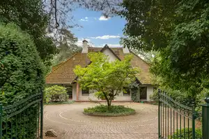 Großzügiges Einfamilienhaus in bevorzugter Wohngegend – Harburg (Kreis) – Vorschaubild 1