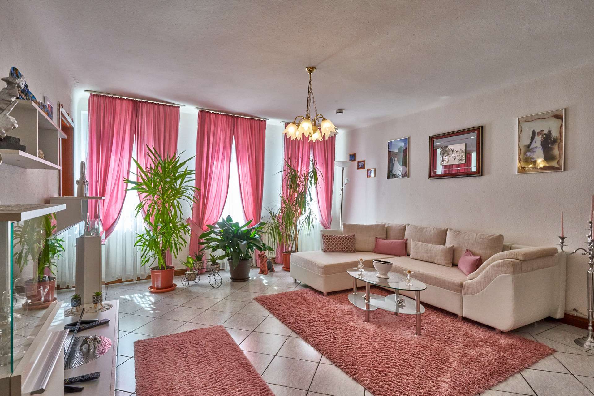 Immobilie in Hechingen - Freundliche Altbauwohnung in zentraler Lage – eine schöne Investitionsmöglichkeit - Bild 2