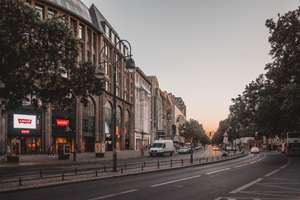 2 Zimmer Wohnung in prachtvollem Altbau ++ Top Lage in CHB ++ Mit Balkon – Die vollständige Adresse der Immobilie erhältst du vom Anbieter., 10707 Wilmersdorf, Berlin – Vorschaubild 2