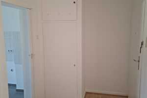 Schöne und vollständig renovierte 2-Raum-Wohnung mit Balkon in Essen – Kleine Lenbachstraße 7, 45147 Essen – Vorschaubild 9