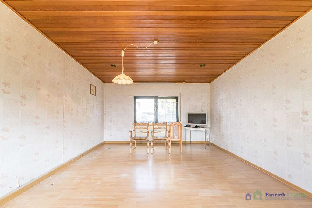 Immobilie in Selzen - Sanierungsbedürftiges Einfamilienhaus mit Garage und Scheune - Bild 3