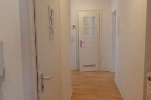 nur ein Paar Schritte zum Rhein-Unterbilk-Hafen