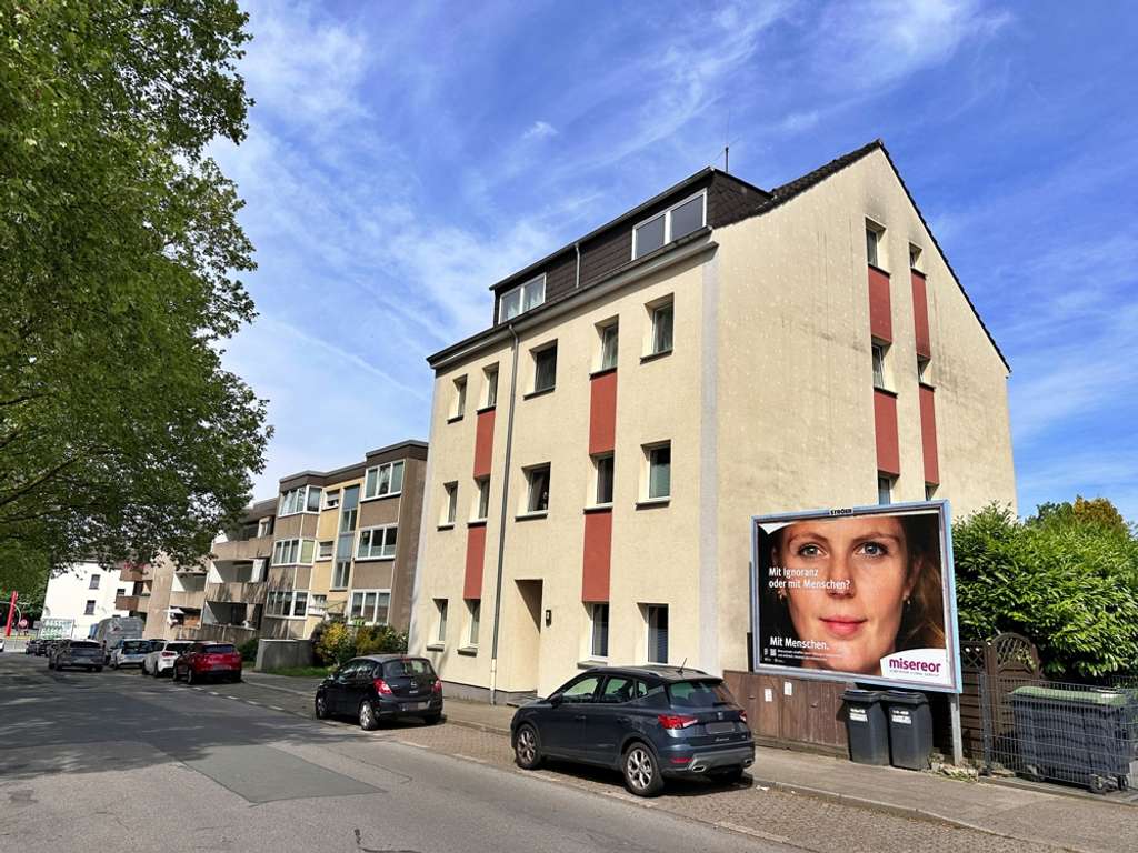 Immobilie in Bochum - Gepflegtes Mehrfamilienhaus in Bochum-Wattenscheid als Kapitalanlage - Bild 2