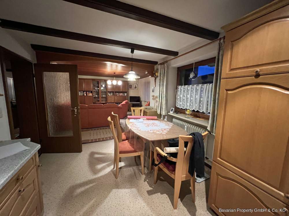 Immobilie in Grafenwiesen - Mehrfamilienhaus mit 5 Einheiten – teilvermietet, mit großem Grundstück - Bild 3