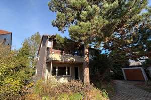 Modernisierungsbedürftiges 2- bis 3- Familienhaus oder Bauplatz in zentraler Lage von Vaihingen
