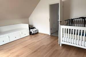 Bezugsfertiges EFH, Top-Ausstattung - Luxusküche, PV-Anlage & Wärmepumpe, Batteriespeicher, Effizien – Die vollständige Adresse der Immobilie erhältst du vom Anbieter., 95111 Rehau – Vorschaubild 19