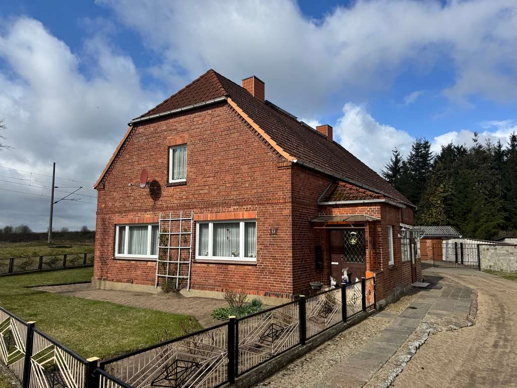 Immobilie in Ludwigslust - Geflegtes Bauernhaus sucht neuen Besitzer * Nähe Ludwigslust - Bild 2