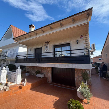 Freistehende Villa in Sant Jaume dels Domenys