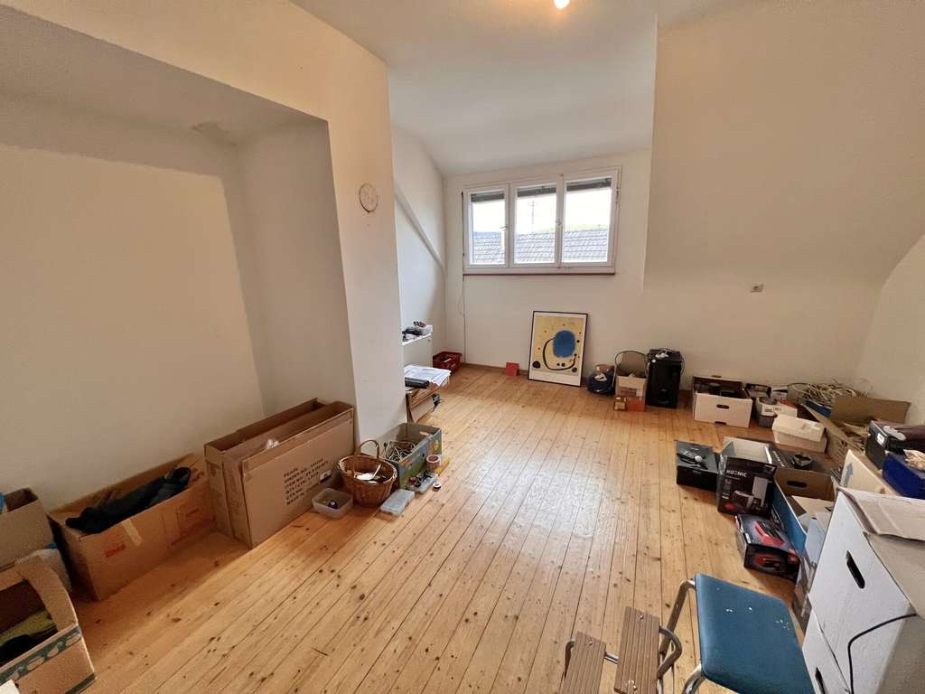 Immobilie in Müllheim - Ehemaliger Bauernhof mit viel Ausbaupotenzial!
Winzerkeller, Garten, traumhafter Innenhof.... - Bild 4