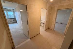Selbst anpacken lohnt sich – 2-Zimmer-Wohnung im 9.OG mit Balkon zum Gestalten! – Hakenfelder Str. 9, 13587 Hakenfelde, Berlin – Vorschaubild 2
