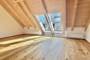 Raum, Licht, Leben – 3 Zimmer im Dachgeschoss – Die vollständige Adresse der Immobilie erhältst du vom Anbieter., 86169 Lechhausen-West, Augsburg – Vorschaubild 2