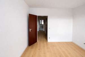 Viel Platz in 4-Zimmer-Wohnung in Düsseldorf Benrath mit Rheinblick – Benrather Schloßallee 12, 40597 Benrath, Düsseldorf – Vorschaubild 21
