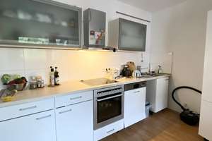 * ab 01.10. * 2 Zimmer bereits komplett saniert, Balkon