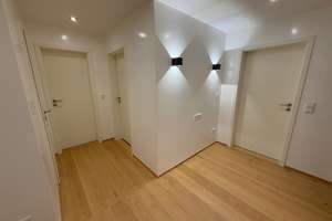 Wohnen am Westpark: Stilvoll renovierte, leerstehende 2-Zi-Wohnung- ohne Provision! – Die vollständige Adresse der Immobilie erhältst du vom Anbieter., 81373 Land in Sonne, München – Vorschaubild 7
