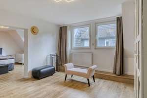 Freistehendes Familiendomizil mit Stil in Düsseldorf-Angermund – Die vollständige Adresse der Immobilie erhältst du vom Anbieter., 40489 Angermund, Düsseldorf – Vorschaubild 10
