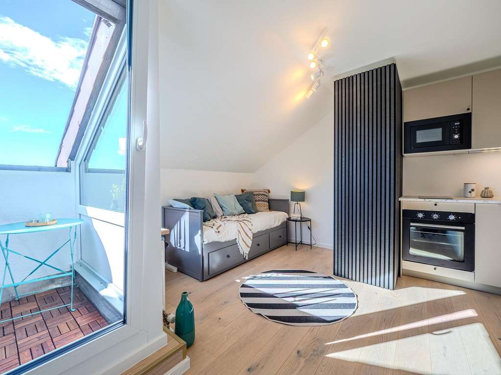 Exklusive 1-Zimmer-Attikawohnung für Studierende mit Stil