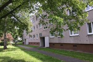Gut geschnittene 3-Zimmer-Wohnung mit Balkon sucht Mieter – Breslauer Straße 44, 34123 Waldau, Kassel – Vorschaubild 1