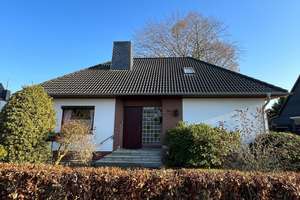 Wohnen in schöner Sackgassenlage: Bungalow - Klassiker in Kiebitzreihe – Die vollständige Adresse der Immobilie erhältst du vom Anbieter., 25368 Kiebitzreihe – Vorschaubild 2