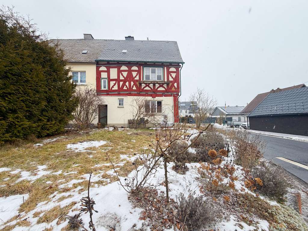 Immobilie in Hellenhahn-Schellenberg - Sanierungsbedürftiges Einfamilienhaus in schöner Ortslage nahe Rennerod! - Bild 2