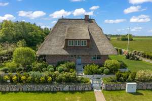 Exklusives Einzelhaus mit einmaligen Blick in die Morsumer Wiesen – Die vollständige Adresse der Immobilie erhältst du vom Anbieter., 25980 Sylt (Gemeinde) – Vorschaubild 2