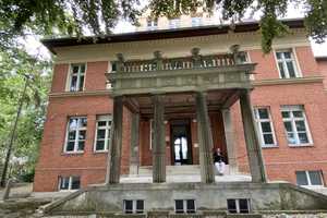 Top Lage Potsdam / Entwicklungsobjekt - Villa mit direkter Wasserlage ! – Potsdam – Vorschaubild 1
