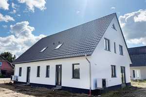 Doppelhaushälfte in Lichtenhagen-Dorf,  Neubau im Erstbezug, Rostock, Ostsee – Musknips 16, 18107 Bad Doberan (Kreis) – Vorschaubild 1