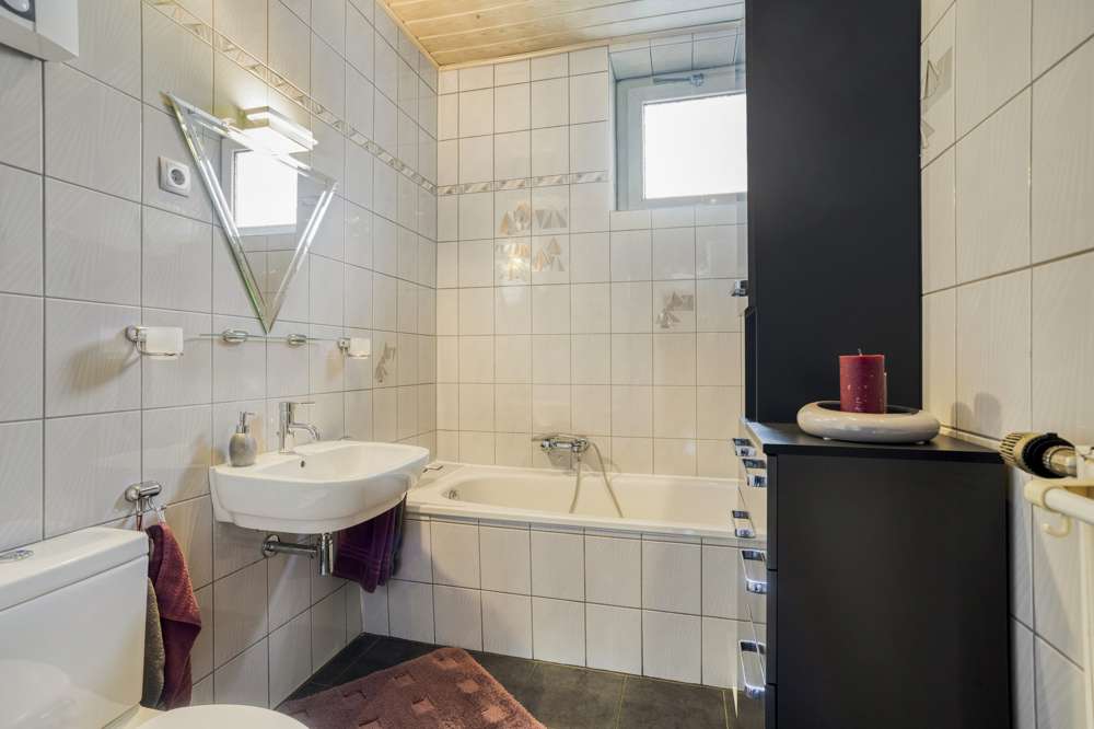 Bezugsfreie 3 Zimmerwohnung mit zwei Bädern in Weidenpesch!, Köln – Bild 4