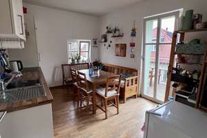 Charmante 3-Zimmer-Wohnung in denkmalgeschütztem Altstadthaus mit Balkon und Domblick – Die vollständige Adresse der Immobilie erhältst du vom Anbieter., 93047 Innenstadt, Regensburg – Vorschaubild 4