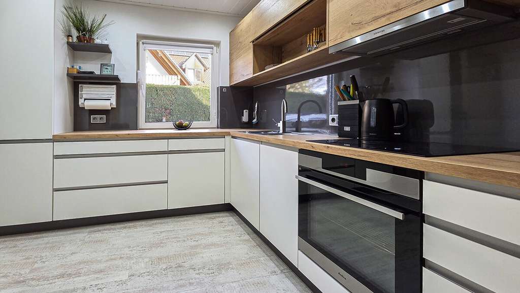 Immobilie in Wendelstein - Charmantes und gepflegtes Einfamilienhaus- Wohnglück in Wendelstein mit Grundstück und Garage. - Bild 2