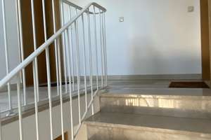 Modernisierte 2-Zimmer-Wohnung mit großem Balkon, EBK und Gartenmitbenutzung in München-Waldperlach – Eulenspiegelstraße 58, 81739 Waldperlach, München – Vorschaubild 4