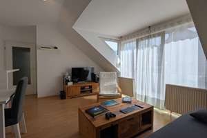 Schön 3-Zimmer-Dachgeschosswohnung in Ruhiger Lage mit PKW-Tiefgaragenstellplatz – 33102 Kernstadt, Paderborn – Vorschaubild 2