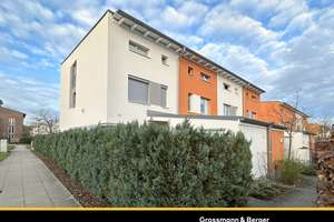 Einziehen & wohlfühlen – 4 Zimmer mit Carport – Die vollständige Adresse der Immobilie erhältst du vom Anbieter., 22143 Rahlstedt, Hamburg – Vorschaubild 1