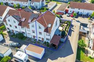 Charmante Doppelhaushälfte mit 170 m² Wohnfläche, Garage, Carport und traumhaftem Garten
