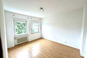 Modernisierte 3-Zimmer-Wohnung mit EBK im 1. OG in Krefeld – Memeler Platz 7, 47809 Linn, Krefeld – Vorschaubild 6