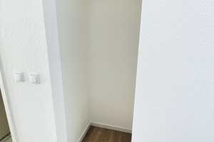 Frisch renovierte 2-Zimmer-Dachgeschosswohnung mit Einbauküche – Halberstädter Str. 106, 39112 Magdeburg – Vorschaubild 8
